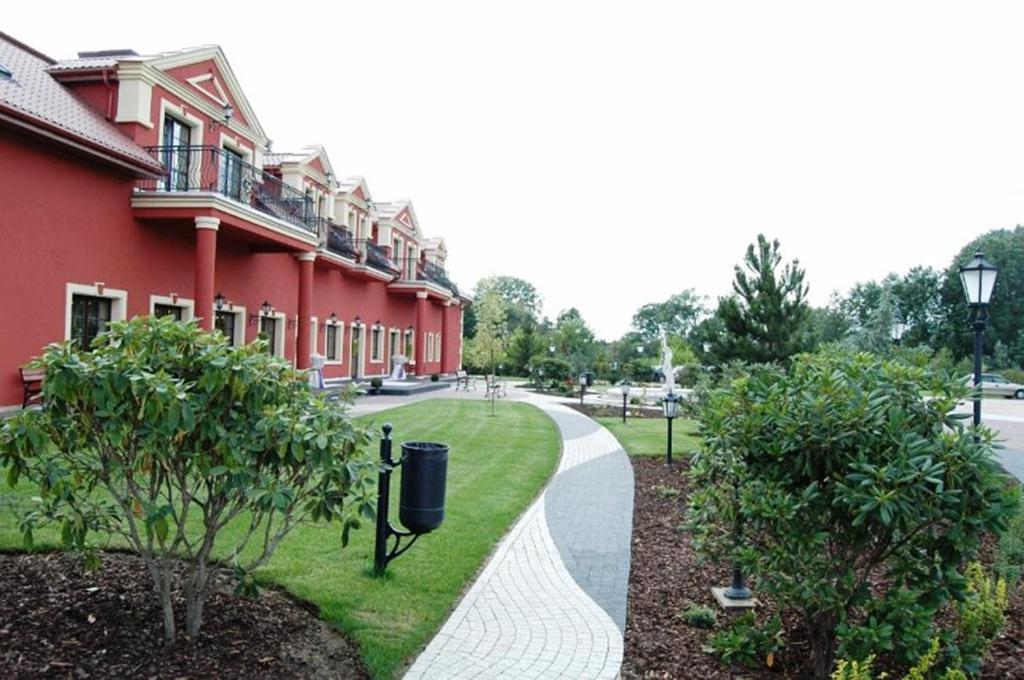 Hotel Milord ปูลตุสค์ ภายนอก รูปภาพ